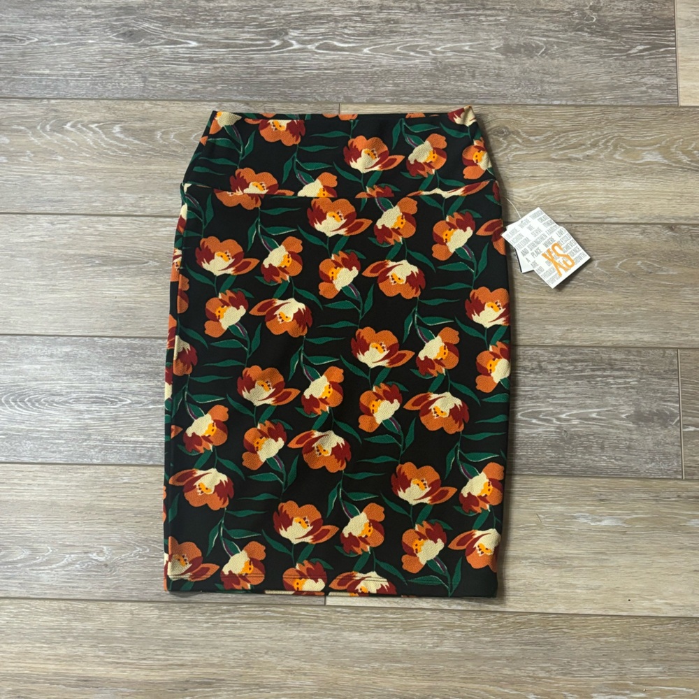 LuLaRoe Cassie Skirt Sz XS Black Floral Pull On Pencil Office Bloomcore NWT